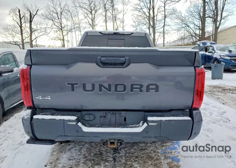2022 Toyota Tundra Double Cab Sr z USA, uszkodzony, nr VIN 5TFLA5DA1NX012683